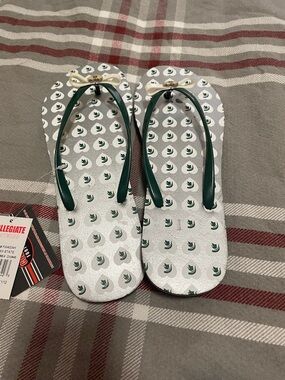 Women’s Green and White Patterned Flip Flop Sandals with Bow Accent